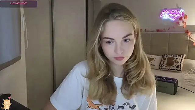 Miss Aliannaa online show from April 22, 9:27 am