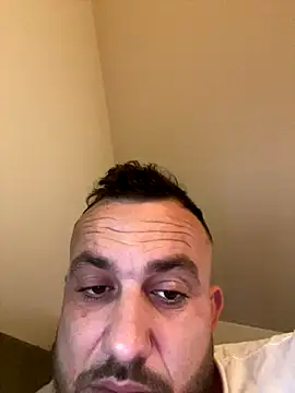 Snapshot of cosmin9000 chatting on November 9, 8:51 am cosmin9000 online show from November 9, 8:51 am