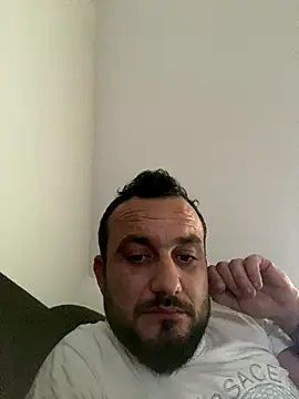 Snapshot of cosmin9000 chatting on October 11, 1:23 pm cosmin9000 online show from October 11, 1:23 pm