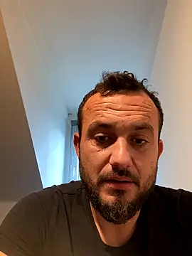 Snapshot of cosmin9000 chatting on October 19, 6:38 am cosmin9000 online show from October 19, 6:38 am