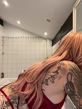 Snapshot of Stella-Kink chatting on October 16, 2:47 pm Stella-Kink online show from October 16, 2:47 pm