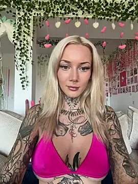 Snapshot of Stella-Kink chatting on July 25, 11:05 am Stella-Kink online show from July 25, 11:05 am