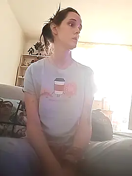 Snapshot of LauraBaby chatting on February 15, 10:14 am LauraBaby online show from February 15, 10:14 am