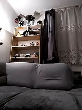 Snapshot of LauraBaby chatting on December 15, 4:46 pm LauraBaby online show from December 15, 4:46 pm