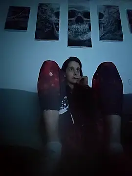 LauraBaby online show from April 17, 6:00 pm