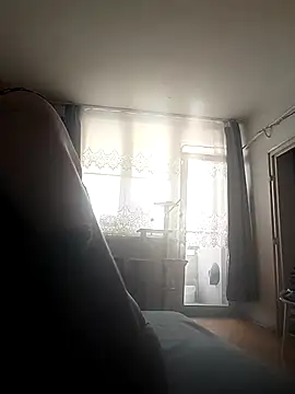 Snapshot of LauraBaby chatting on February 13, 8:14 am LauraBaby online show from February 13, 8:14 am