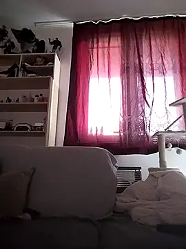 Snapshot of LauraBaby chatting on October 19, 12:19 pm LauraBaby online show from October 19, 12:19 pm