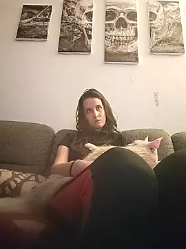 LauraBaby online show from April 11, 6:44 pm