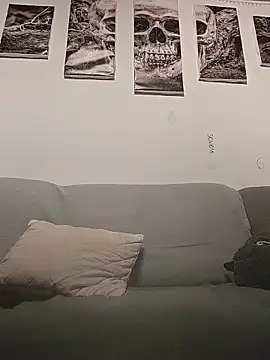 LauraBaby online show from May 15, 6:28 pm