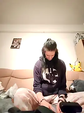 LauraBaby online show from December 23, 5:39 am