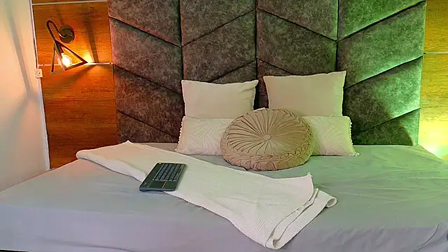 nahomi campbell online show from October 28, 7:35 pm