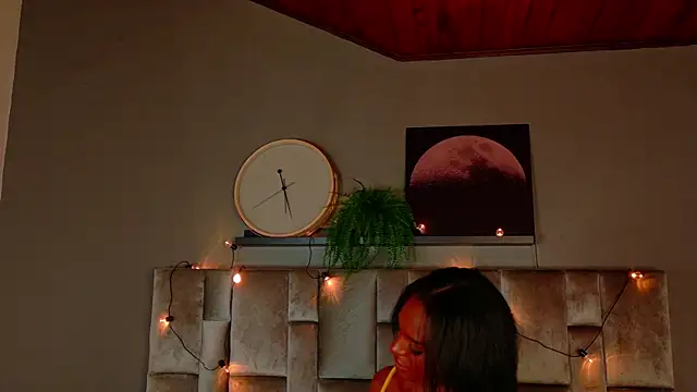 nahomi campbell online show from December 3, 7:35 pm