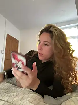 Snapshot of Miss_emilee chatting on March 9, 9:46 am Miss emilee online show from March 9, 9:46 am