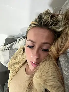 Snapshot of Miss_emilee chatting on January 20, 12:36 am Miss emilee online show from January 20, 12:36 am