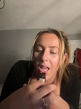 Snapshot of Miss_emilee chatting on September 13, 6:52 pm Miss emilee online show from September 13, 6:52 pm