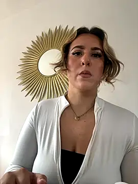 Snapshot of Miss_emilee chatting on October 15, 12:02 pm Miss emilee online show from October 15, 12:02 pm