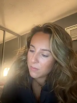 Snapshot of Miss_emilee chatting on October 11, 8:21 pm Miss emilee online show from October 11, 8:21 pm