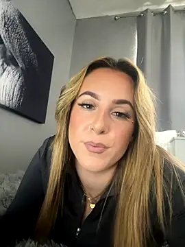 Snapshot of Miss_emilee chatting on October 7, 11:00 am Miss emilee online show from October 7, 11:00 am