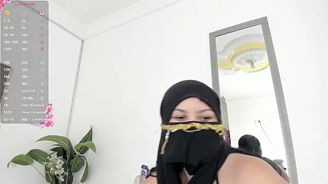 Snapshot of Amina_hafsa chatting on July 1, 7:47 pm Amina hafsa online show from July 1, 7:47 pm