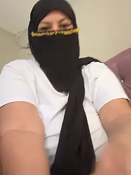 Snapshot of Amina_hafsa chatting on July 18, 6:16 pm Amina hafsa online show from July 18, 6:16 pm