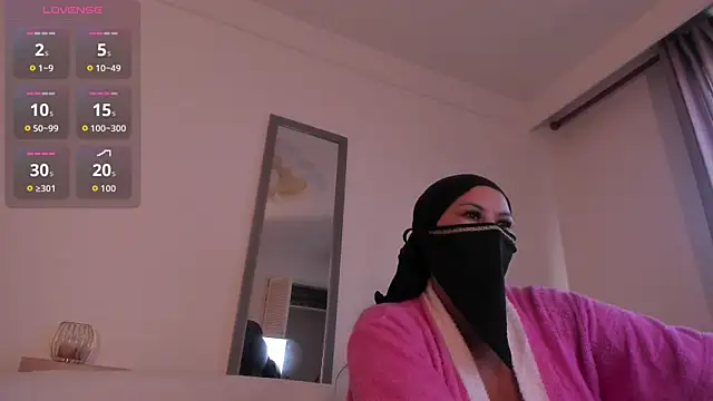 Amina hafsa online show from December 1, 8:53 pm