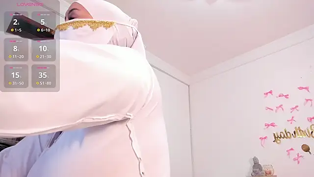 Amina hafsa online show from September 20, 9:58 am