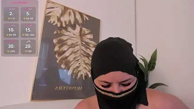 Amina hafsa online show from December 17, 5:40 pm