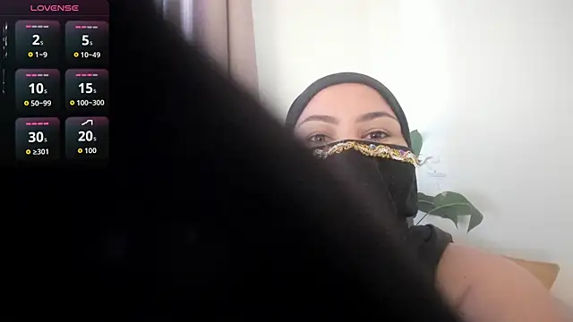 Amina hafsa online show from May 23, 1:43 pm