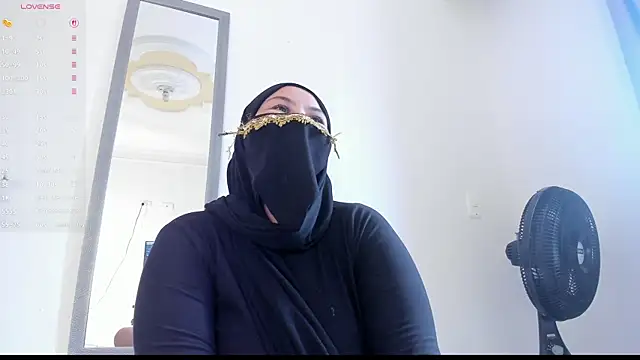 Amina hafsa online show from April 1, 7:33 pm