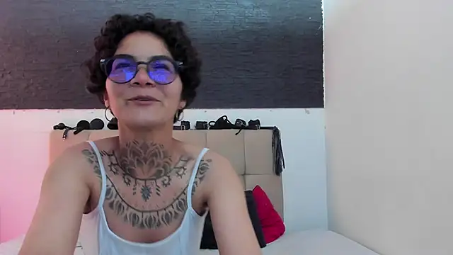 anaroman01 online show from March 18, 8:32 pm