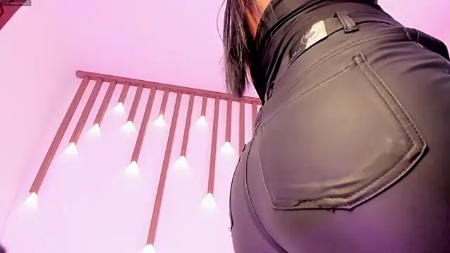 Snapshot of majo_rosse_ chatting on February 21, 7:16 pm majo rosse online show from February 21, 7:16 pm