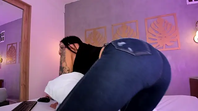 Snapshot of majo_rosse_ chatting on October 8, 6:52 pm majo rosse  online show from October 8, 6:52 pm