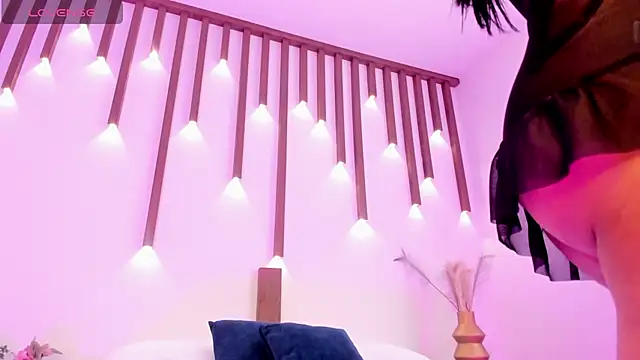 Snapshot of majo_rosse_ chatting on February 20, 7:05 pm majo rosse online show from February 20, 7:05 pm