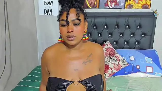 miss-jackson1 online show from February 6, 4:10 am