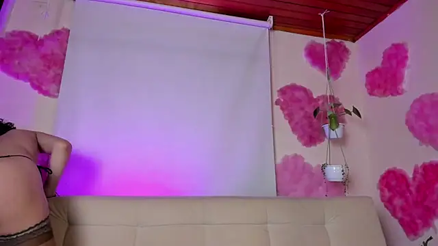 roselinedior online show from February 21, 7:32 pm