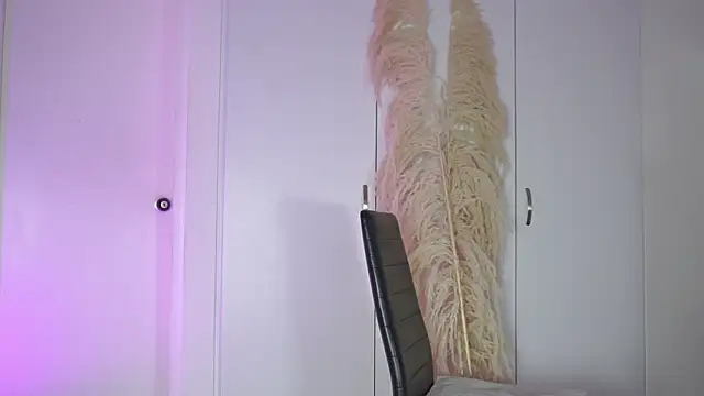 roselinedior online show from October 9, 1:55 pm