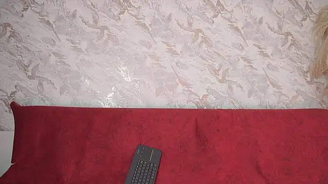 roselinedior online show from November 22, 4:06 pm