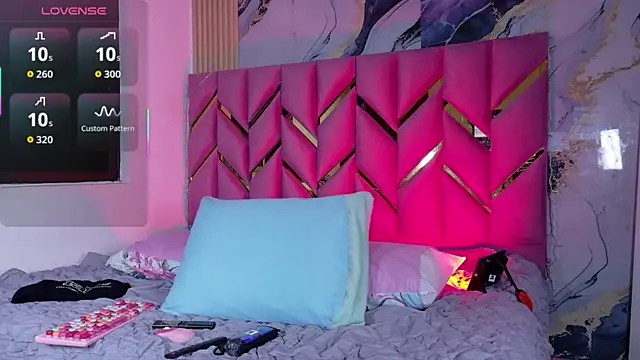 daddyissuesss  online show from November 13, 7:40 pm