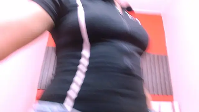 VeronicaRobles online show from June 25, 6:24 pm