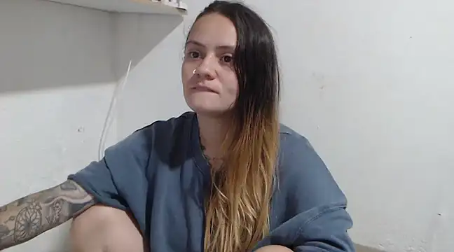 Snapshot of mia_sepulveda_ chatting on February 13, 8:13 pm mia sepulveda online show from February 13, 8:13 pm