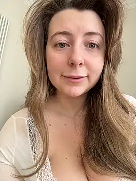 curvyflawless online show from March 5, 8:11 am