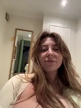 curvyflawless online show from March 26, 3:21 pm