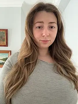 curvyflawless online show from April 18, 9:33 am