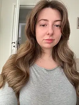 curvyflawless online show from March 6, 8:42 am