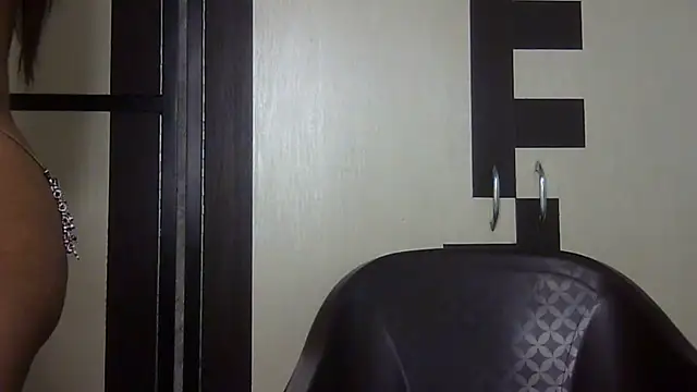 Snapshot of seema_raani chatting on March 19, 4:25 am seema raani online show from March 19, 4:25 am