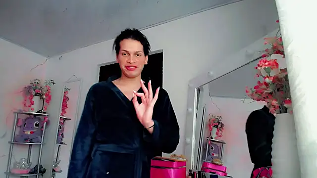 Snapshot of maria_camilacms chatting on July 9, 6:07 pm maria camilacms online show from July 9, 6:07 pm