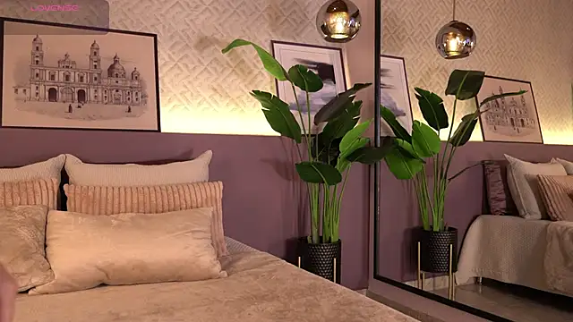 ElleDiane online show from December 22, 12:33 am