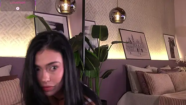 Snapshot of ElleDiane chatting on June 27, 9:54 pm ElleDiane online show from June 27, 9:54 pm