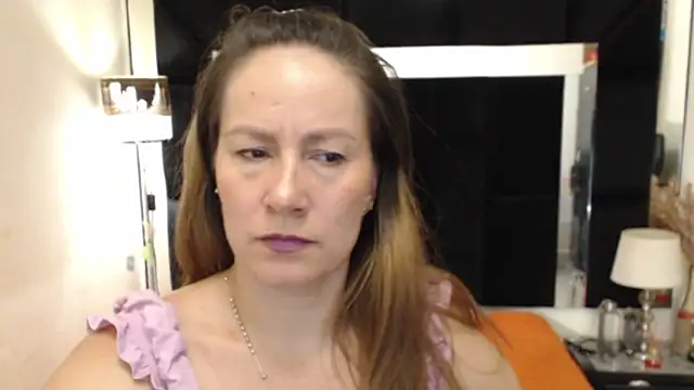 Snapshot of CATRINA-83 chatting on November 8, 5:27 pm CATRINA-83 online show from November 8, 5:27 pm