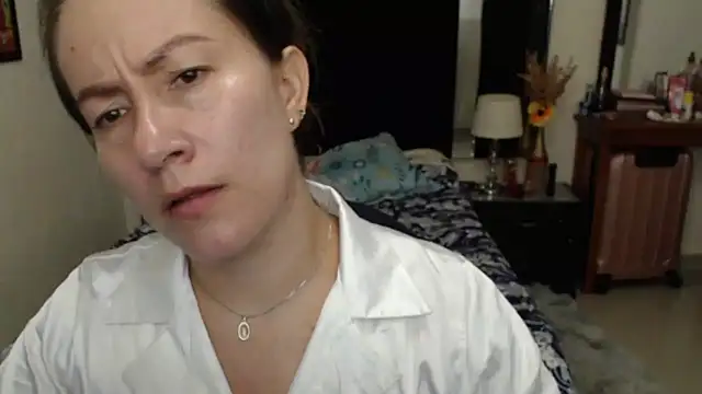 Snapshot of CATRINA-83 chatting on November 15, 3:38 pm CATRINA-83 online show from November 15, 3:38 pm